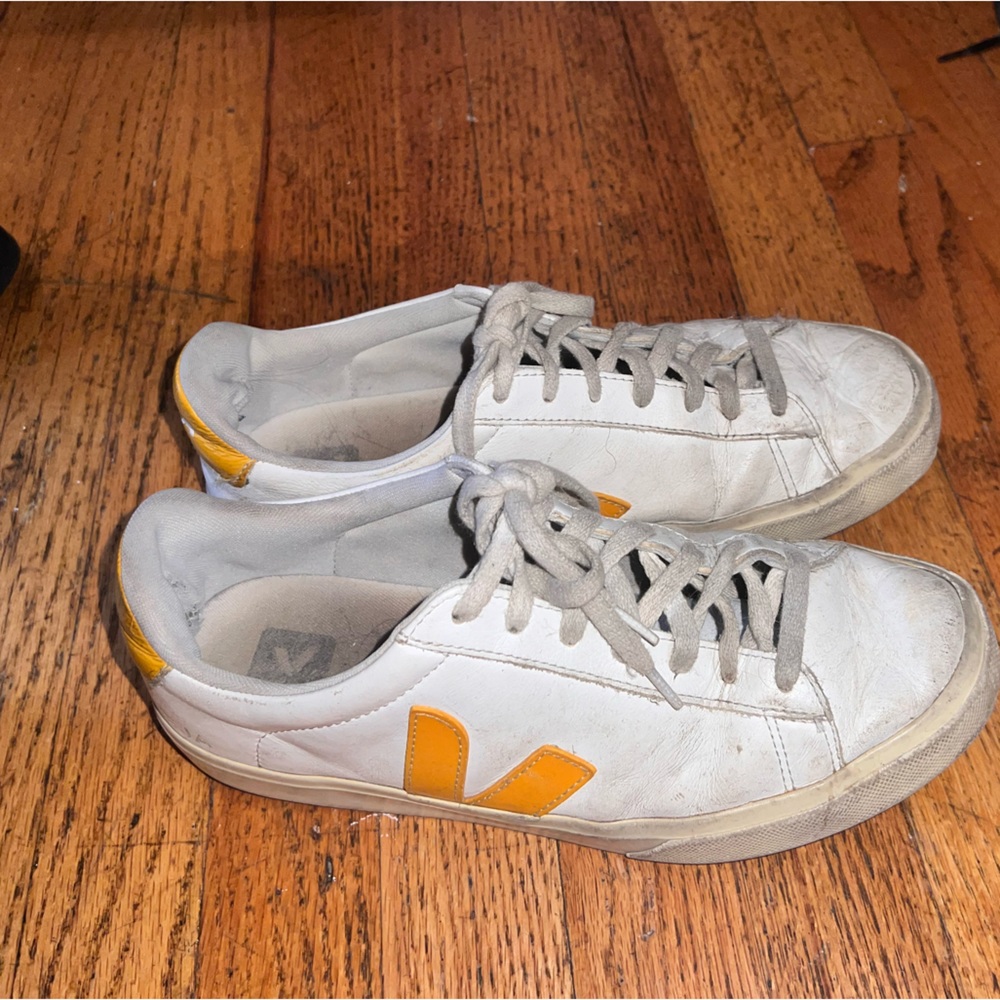 USED VEJA SNEAKERS